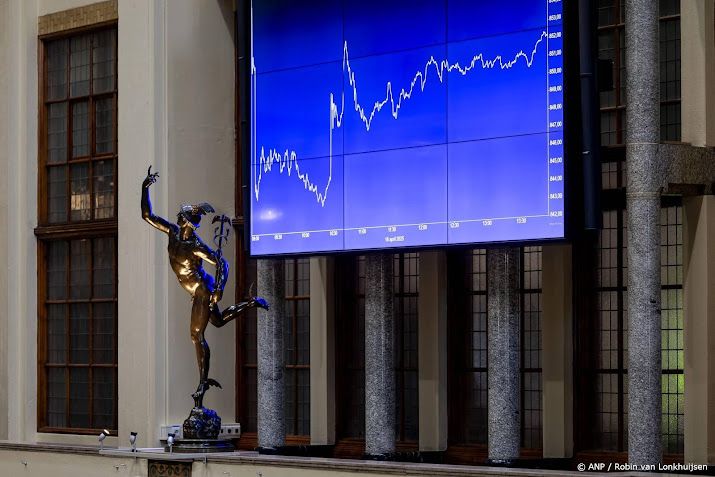 AEX scherpt recordstand aan, vooral chipbedrijven omhoog