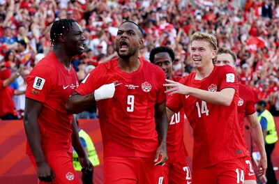 Ex-Feyenoorder helpt Canada met luid bejubelde gelijkmaker aan historisch punt tegen Bosnië