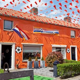 Waar blijft oranje pet, badjas of toeter als Oranje er snel uit ligt op het WK?