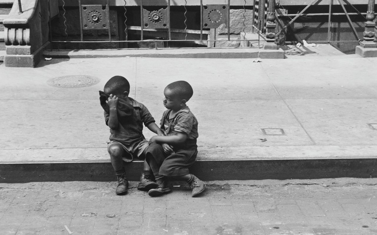 Maar zelden werd het New Yorkse straatleven zo mooi vastgelegd als door Helen Levitt