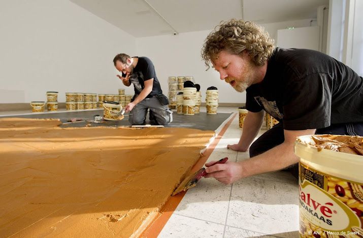 Pindakaasvloer van Wim T. Schippers keert terug in museum
