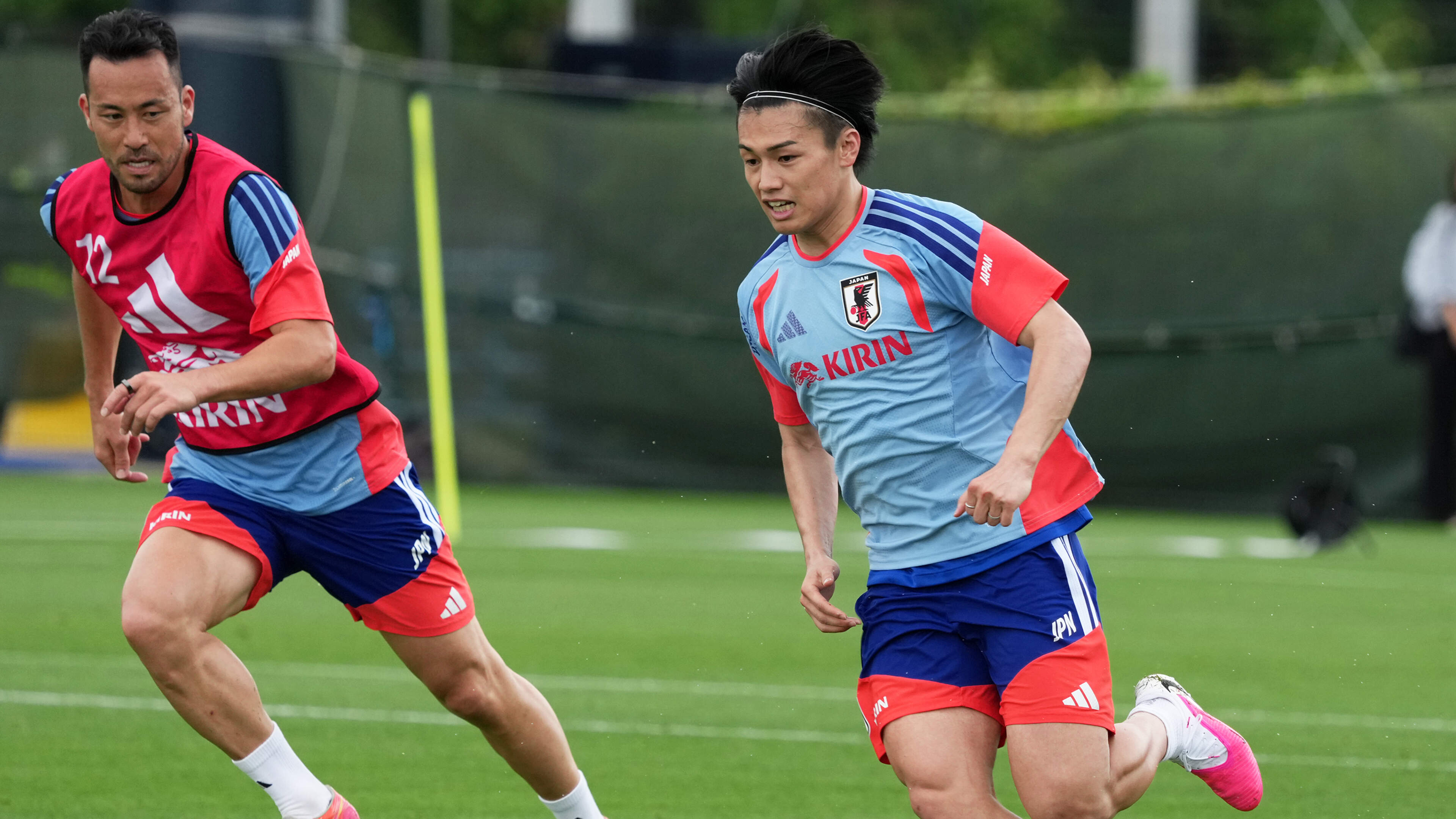 Feyenoord-duo Tsuyoshi Watanabe en Ayase Ueda is met Japan helemaal klaar voor het Nederlands elftal: ’Wij gaan voor die wereldtitel’