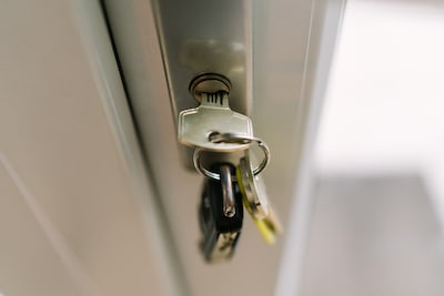 Zoon van 4 doorbreekt illusie bij bezichtiging: ‘We zijn toch heel rijk?’