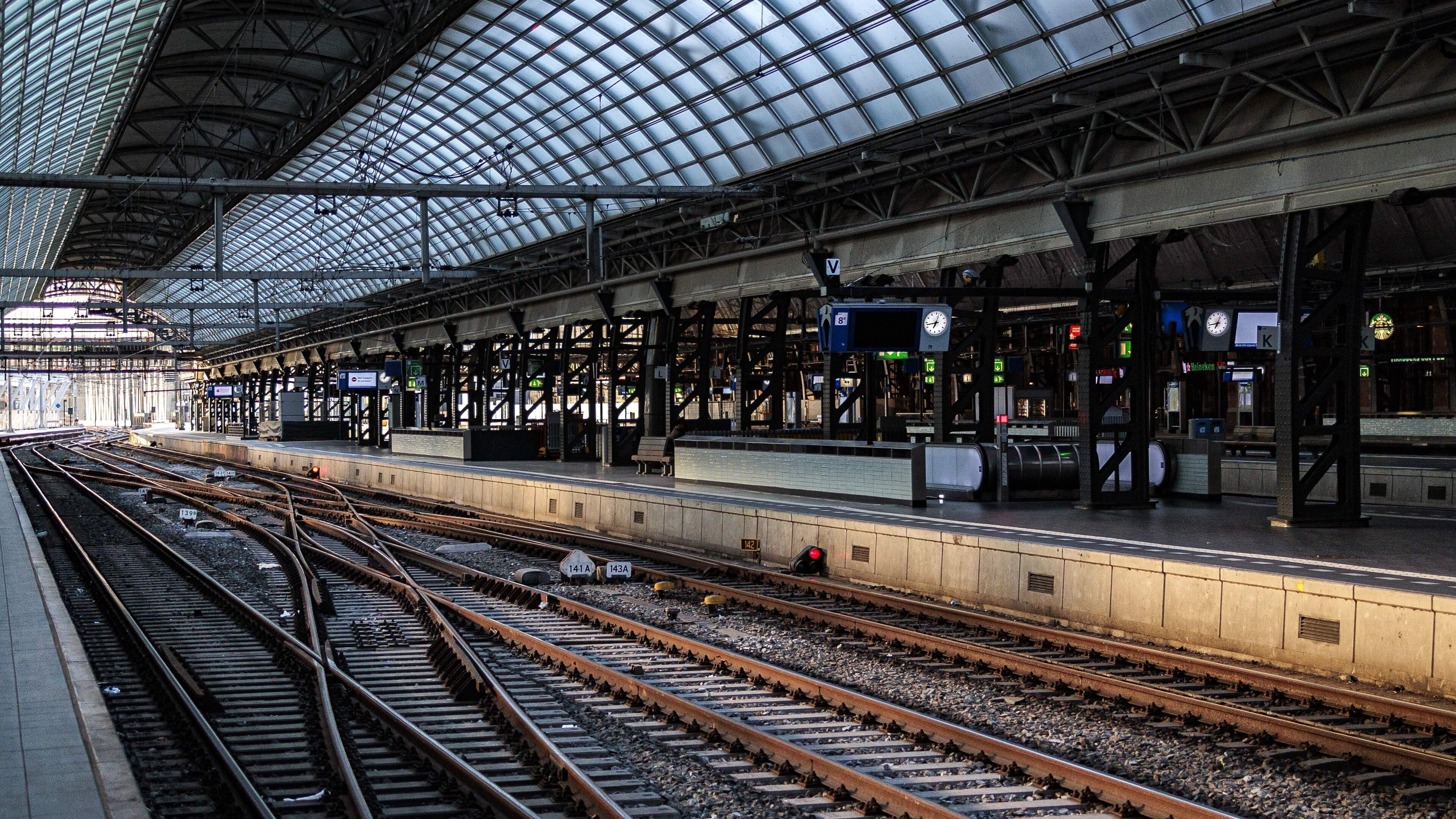 Staking bij NS op 24 juni duurt 4 uur, zegt FNV