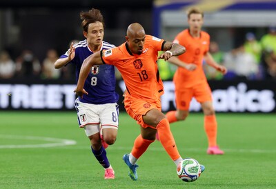 Oranje zet aan en krijgt via Malen en Gakpo kans op openingsgoal tegen Japan