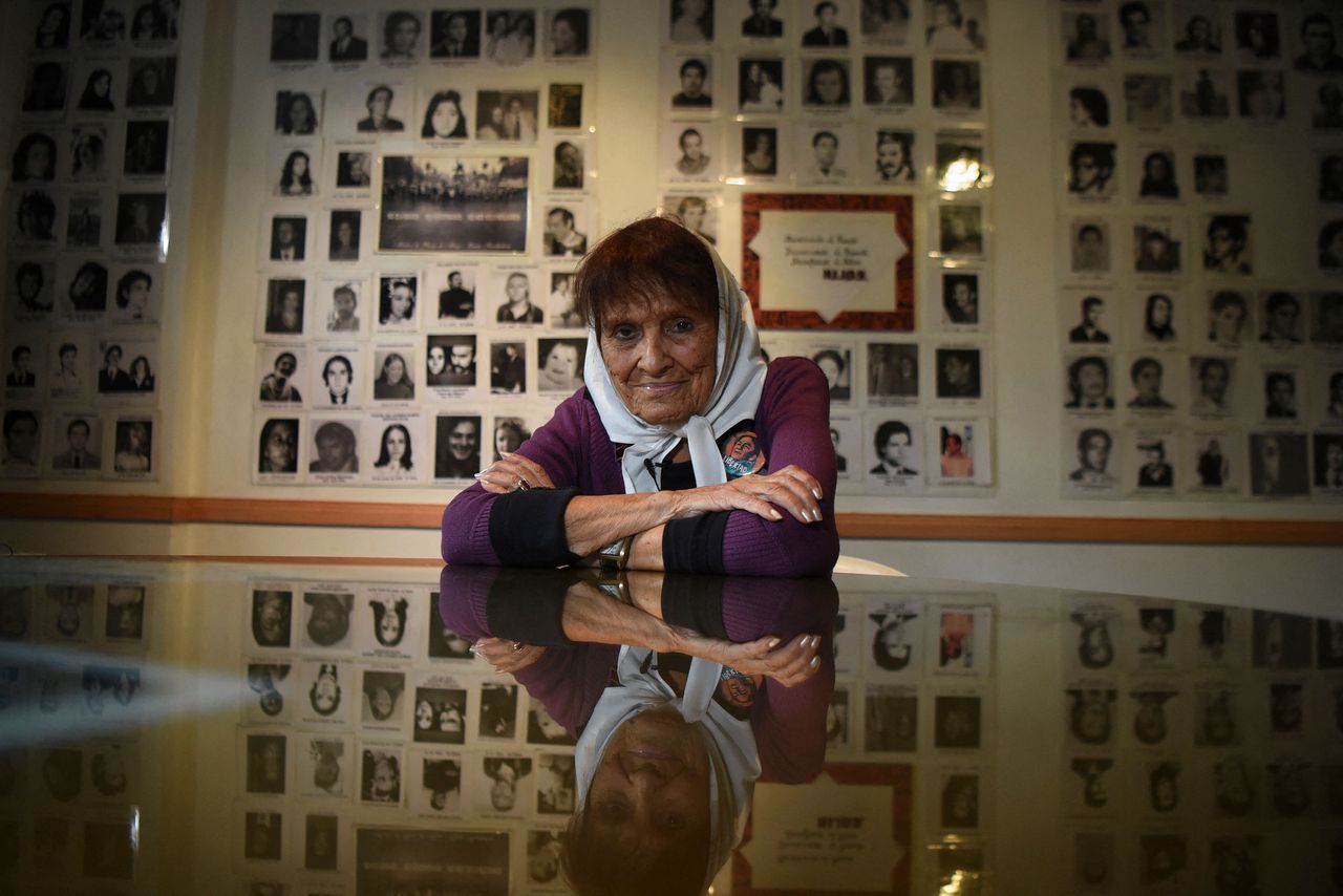 Taty Almeida, voorzitter en boegbeeld van de Dwaze Moeders in Argentinië, op 95-jarige leeftijd overleden