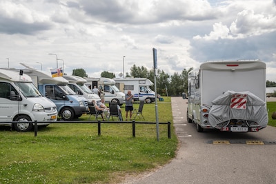 Hogere prijzen voor campers? Hier langs de IJssel wordt overnachten een stuk goedkoper: dit is waarom