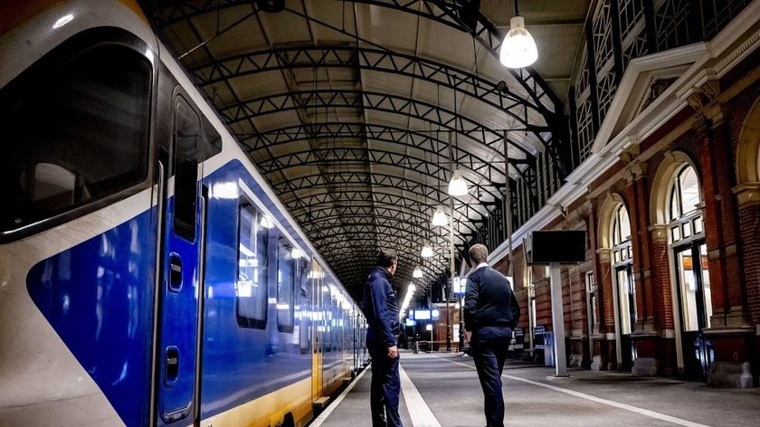 Staking bij NS duurt 4 uur, zegt FNV