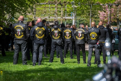 Politie vindt Satudarah-spullen in garagebox Tilburger, advocaat: ‘Hij is blij dat ze het zelf naar de stort brengen’