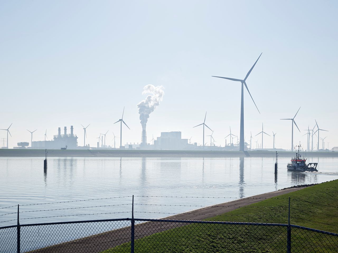 Waar komen de twee nieuwe kerncentrales: Eemshaven of Terneuzen?