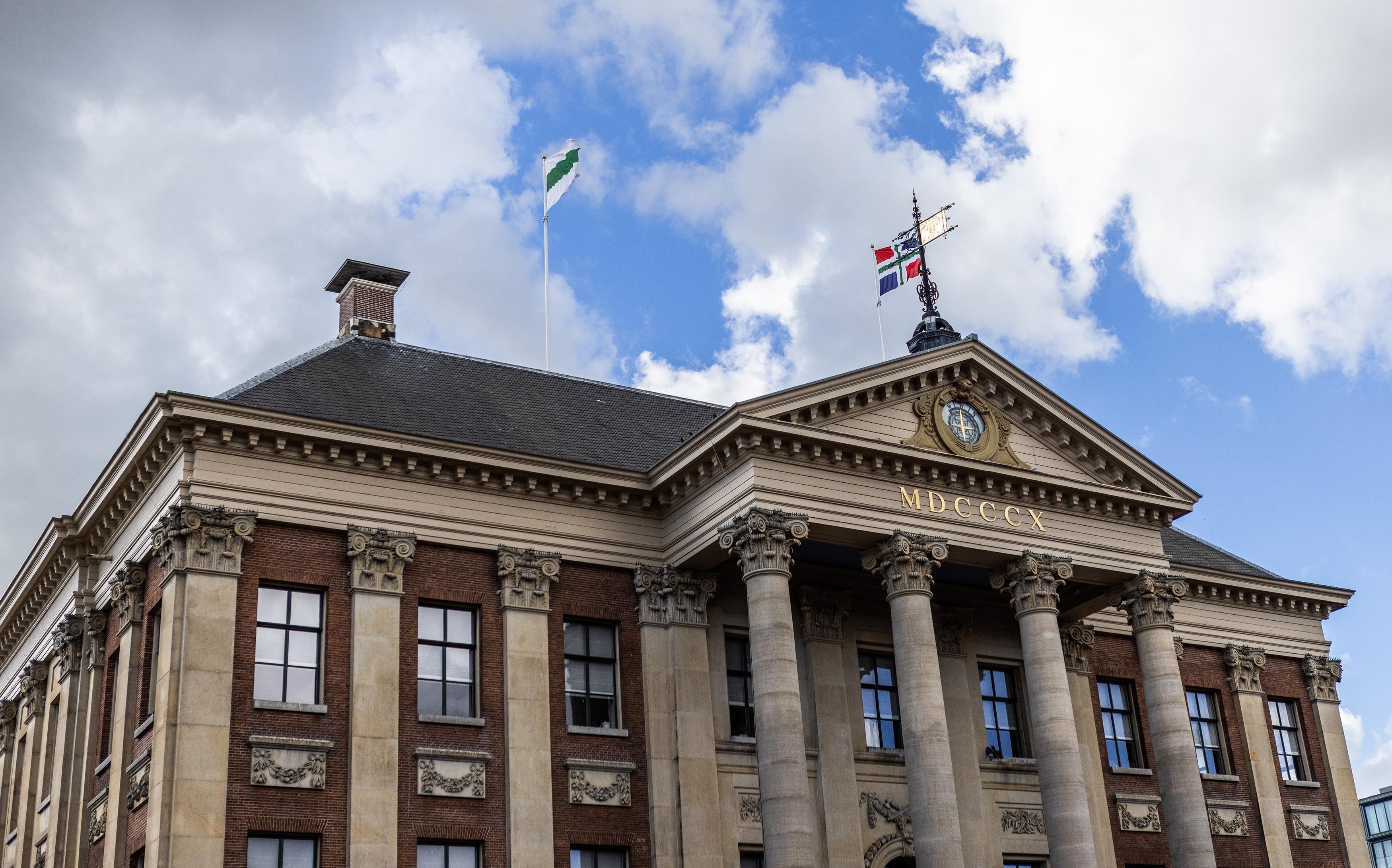 Invoering nieuw betaalsysteem van de gemeente Groningen hapert: rekeningen blijven te lang liggen. ‘Bel als je in de problemen komt’