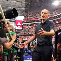 Tuchel ergert zich aan fotografen bij Engels volkslied: 'Zag niet één speler'