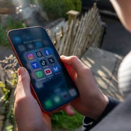 Britse kinderen onder de 16 jaar mogen vanaf 2027 niet meer op sociale media