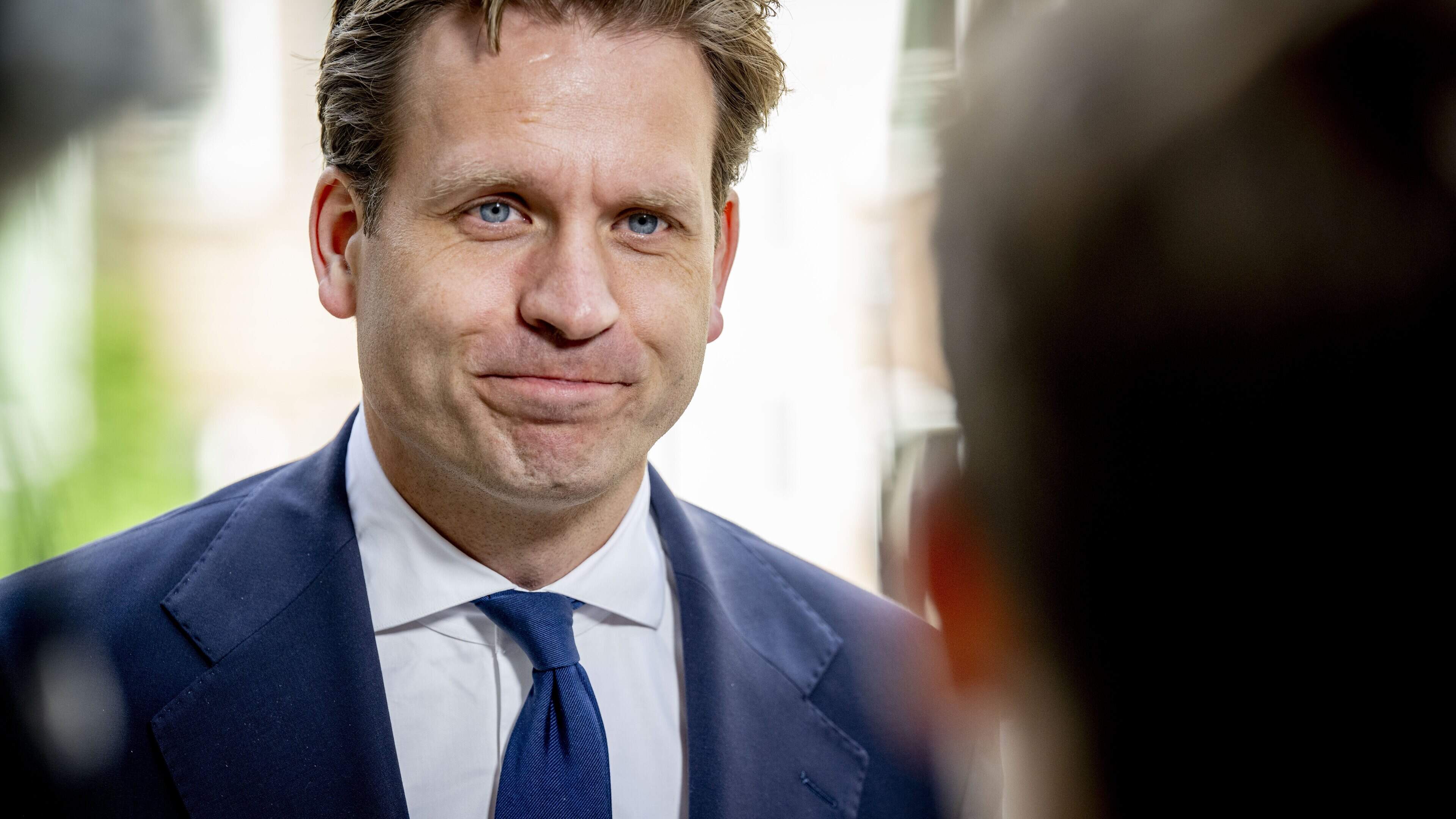 Kabinet gaat snijden in aanleg en onderhoud van wegen en spoor
