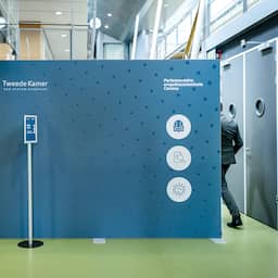 Live corona | Diederik Gommers en RIVM-modelleur verschijnen voor commissie