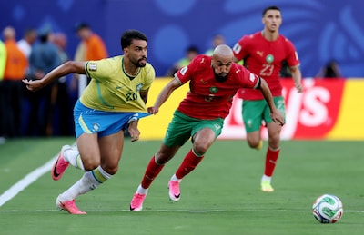 Schot van Hakimi voorlangs, Braziliaanse spits Igor Thiago laat kopkans onbenut