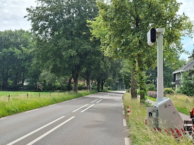Gevreesde Achterhoekse superflitser is weg, maar automobilisten schrikken nu een kilometer verderop