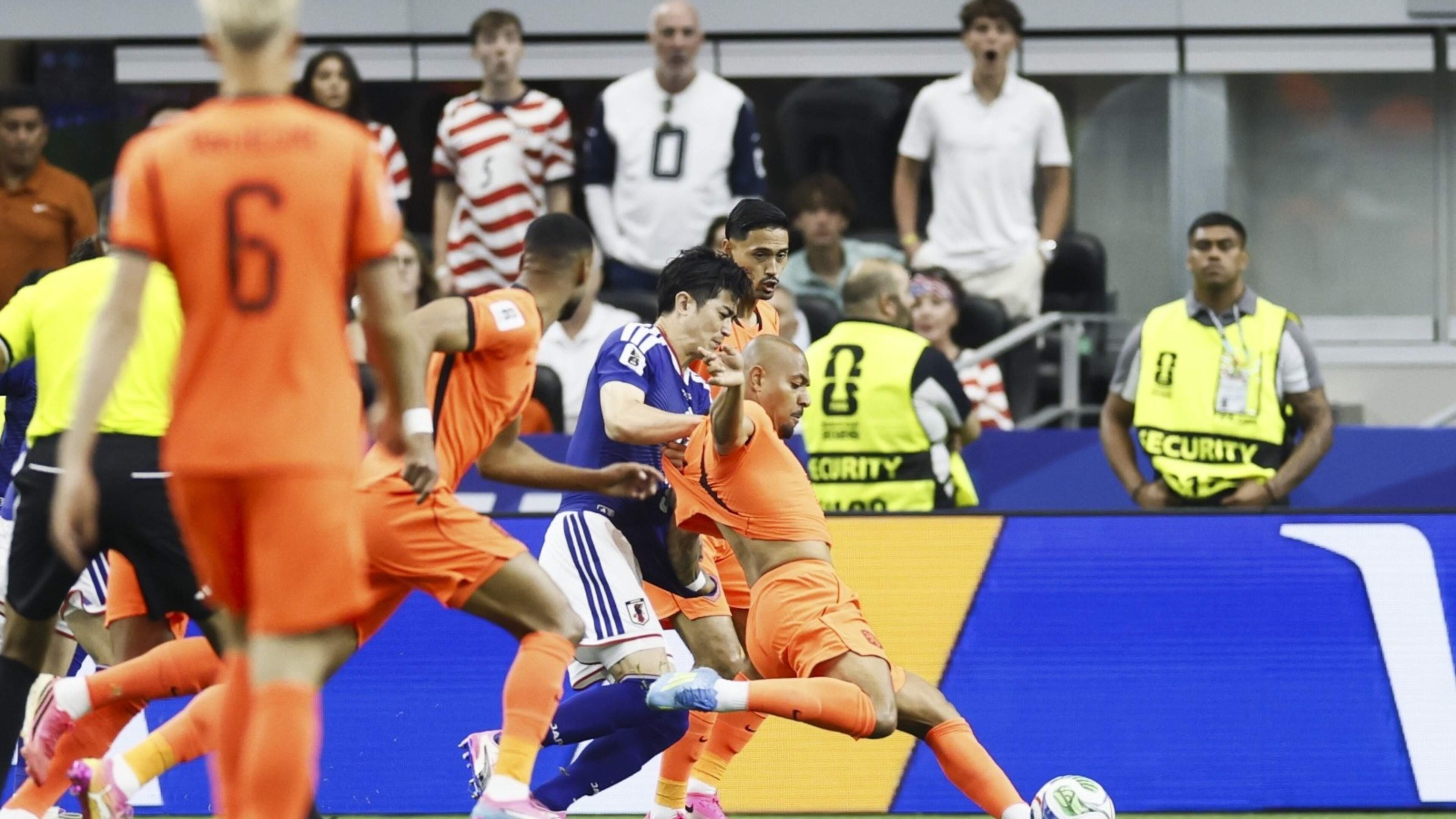 LIVE | Donyell Malen weer dicht bij openingsgoal Nederlands elftal, keeper houdt Japan overeind