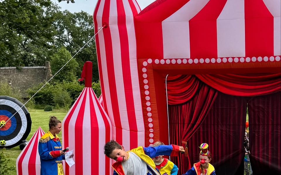 Circusfeest trekt veel publiek op De Elsakker