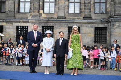 Willem-Alexander en Máxima verwelkomen Japans keizerspaar op de Dam