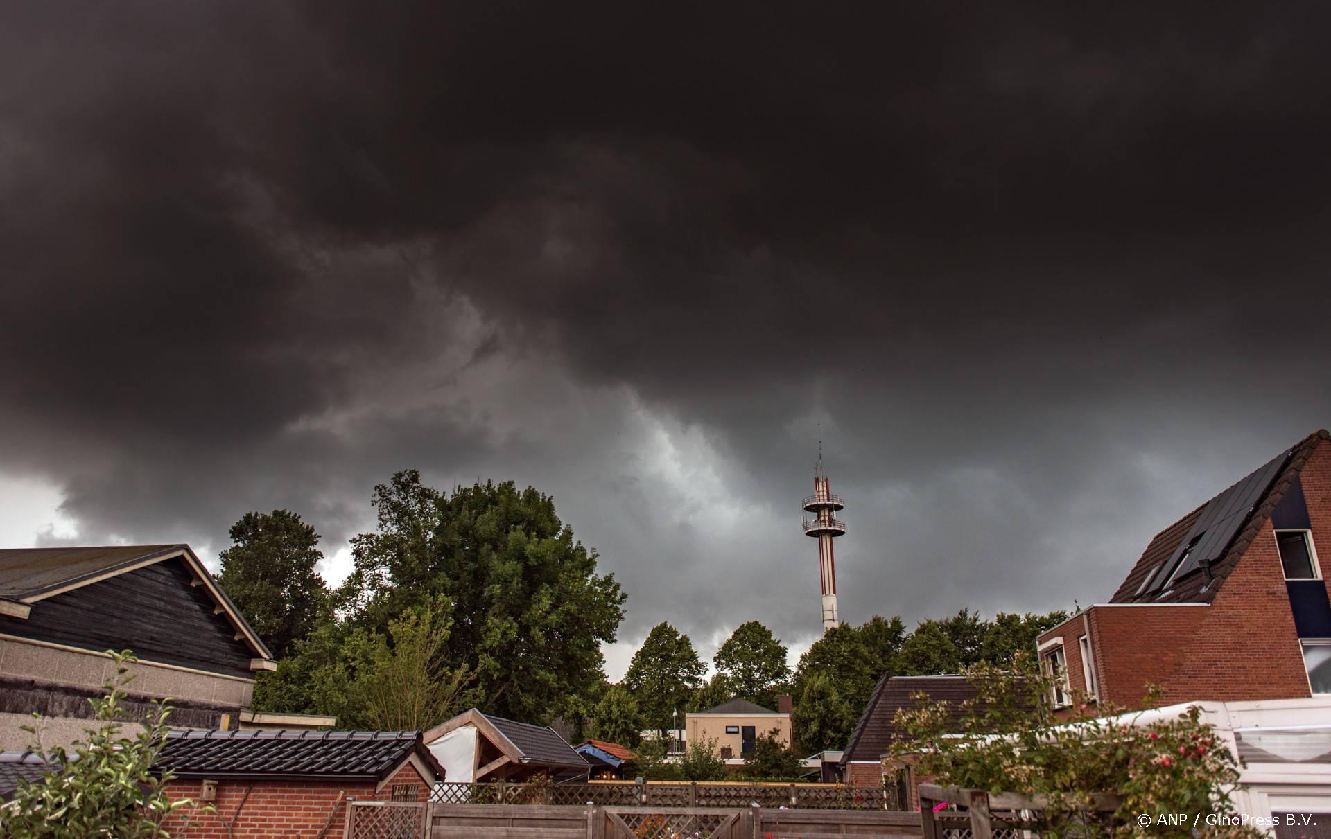 Ook code oranje in Brabant en Zeeland om onweer