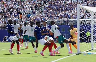 LIVE WK voetbal | Frankrijk maakt weinig indruk, spits van Senegal schiet tegen de paal na snelle counter