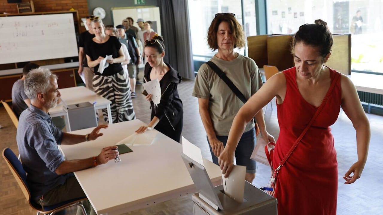 Meerderheid stemt tegen bevolkingslimiet in Zwitsers referendum