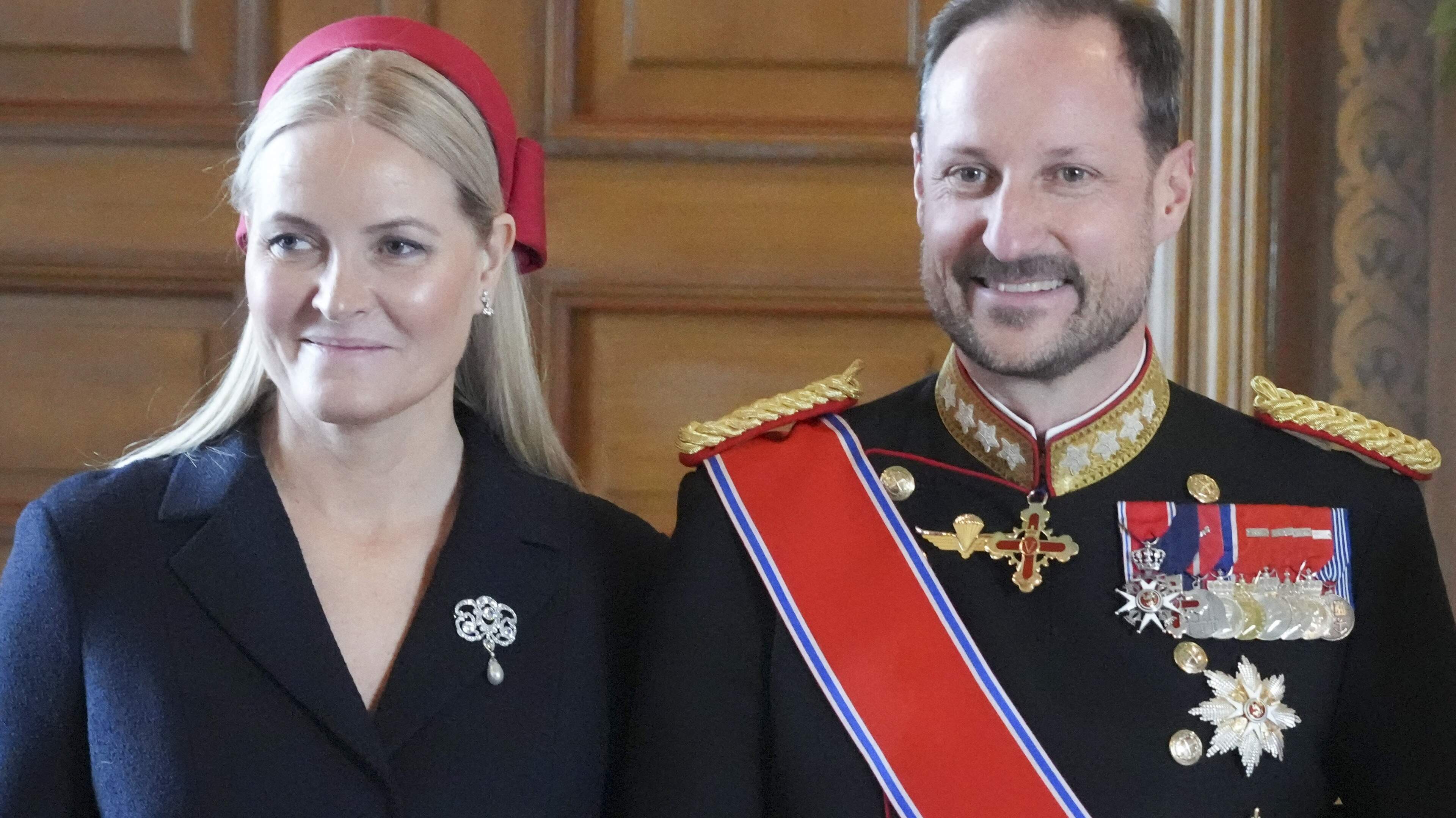 Haakon schrapt opnieuw afspraken: gezondheid Mette-Marit dwingt kroonprins tot pas op de plaats