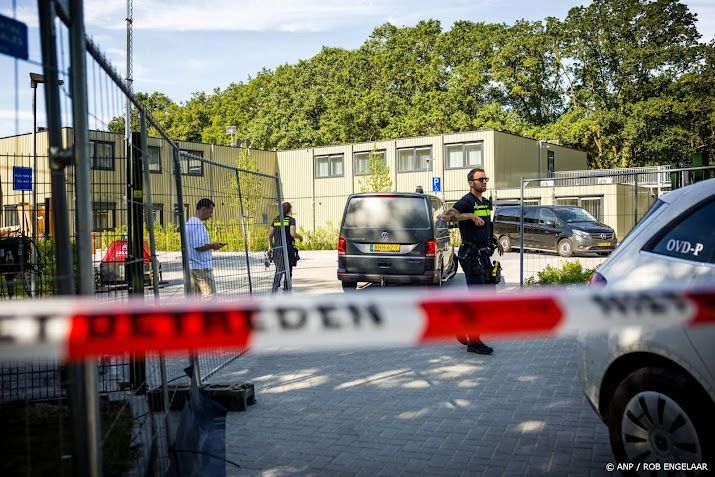 Vuurwerkmortier en mogelijke pijpbom in azc in aanbouw in Nuenen