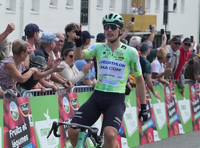 Olav Kooij kan in Baloise Belgium Tour nog niet meesprinten, maar rekent op Tour-debuut: ‘Lekker om bevestiging te krijgen’