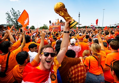 Ook Amerikanen in Dallas gaan ‘from left to right’ in Oranjemars naar stadion: ‘We love it’