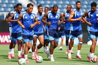 LIVE WK voetbal | Curaçao begint aan historisch WK-duel tegen Duitsland, Dick Advocaat geëmotioneerd na volkslied