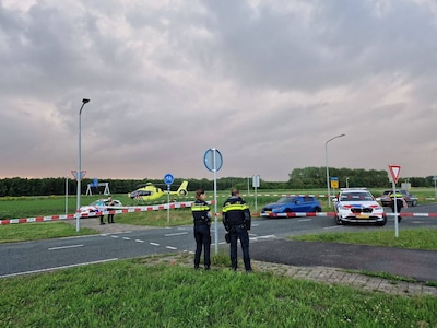 Jongen (14) op e-step komt in botsing met auto in Almere en overlijdt later in ziekenhuis