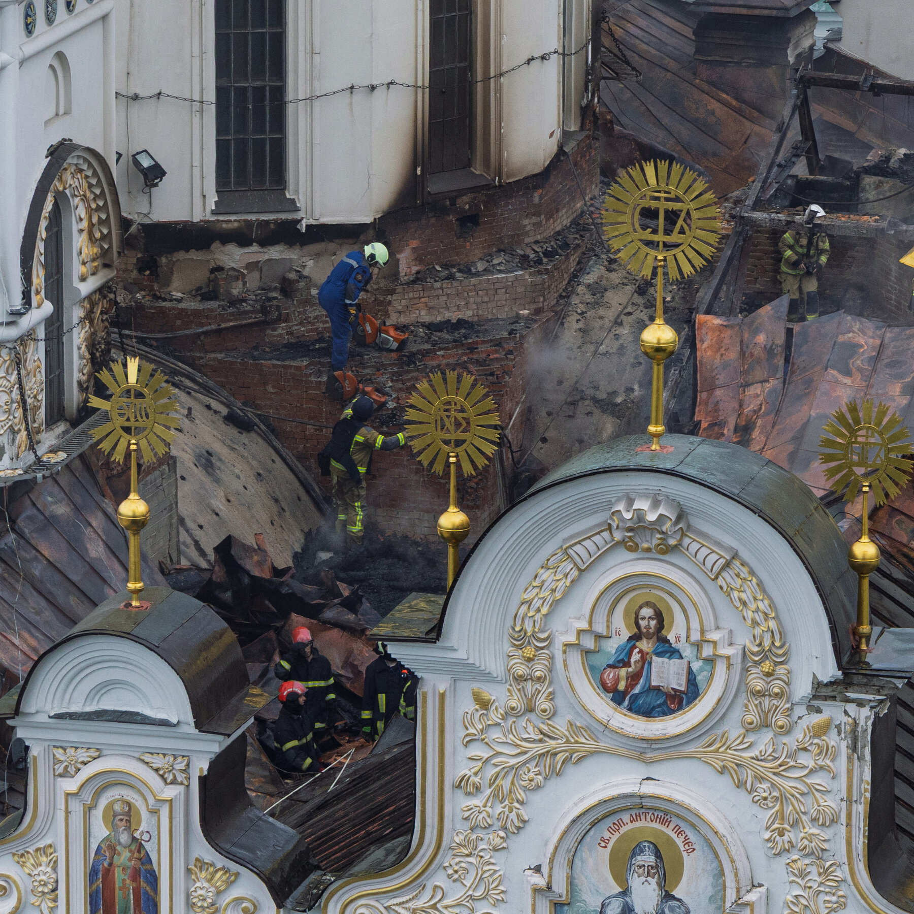 Ukraine Targets Moscow Oil Facility With Drones as G7 Leaders Meet