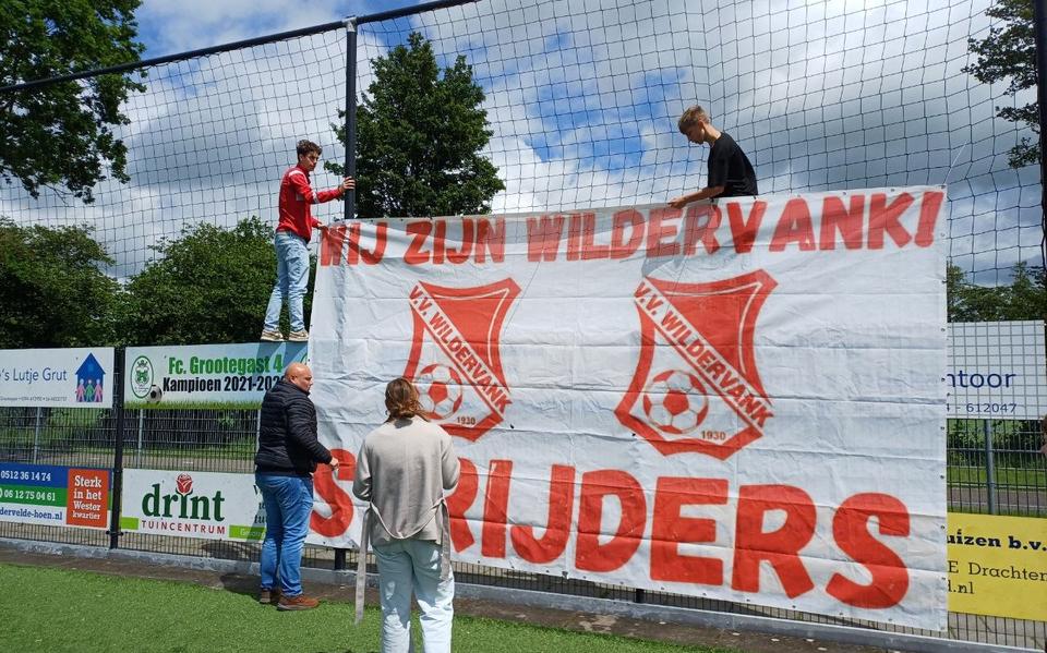 Rood-wit legioen ziet ‘reggae-relaxed’ Wildervank pas in blessuretijd ontwaken in finale nacompetitie
