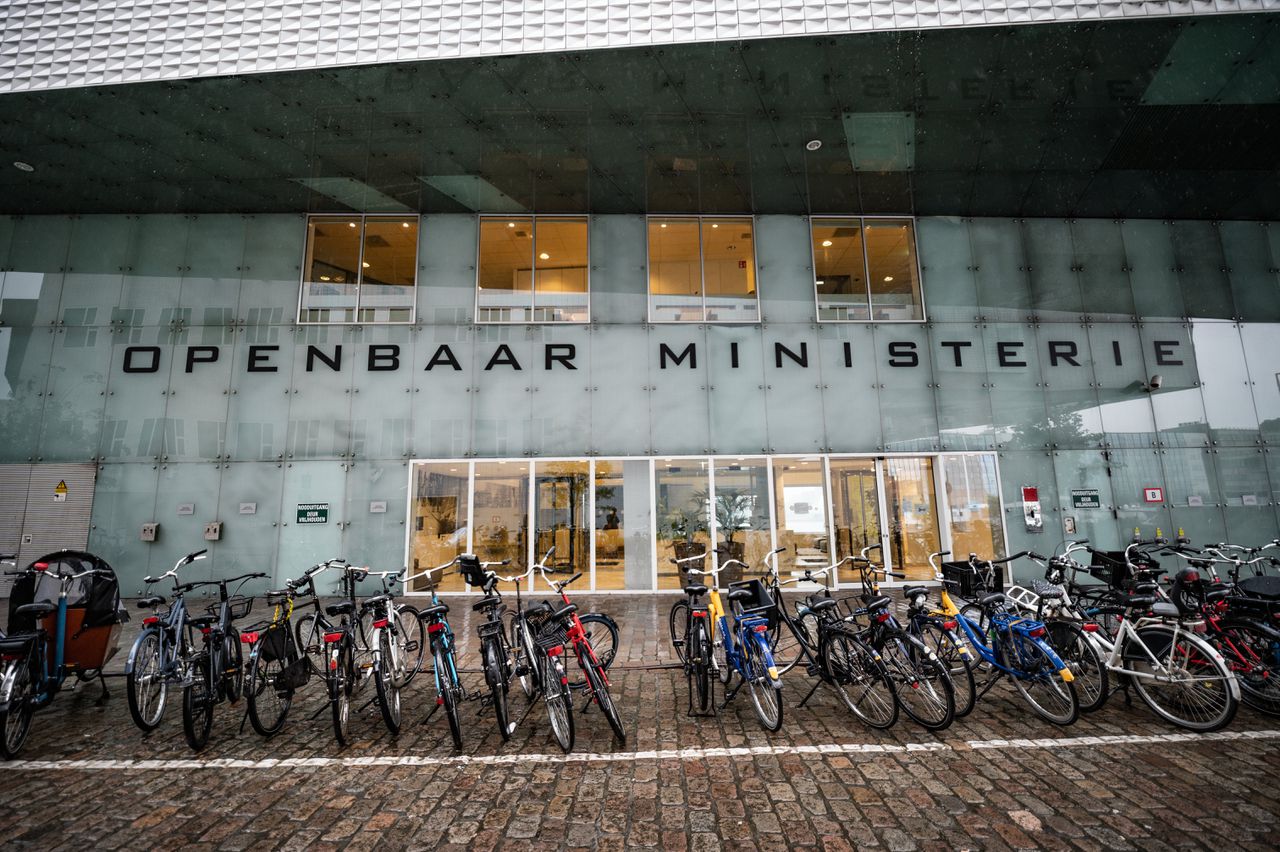 Voorzitter van commissie die schikkingen van OM met van fraude verdachte bedrijven keurt, opgestapt uit onvrede. ‘Onze toetsing wordt omzeild’