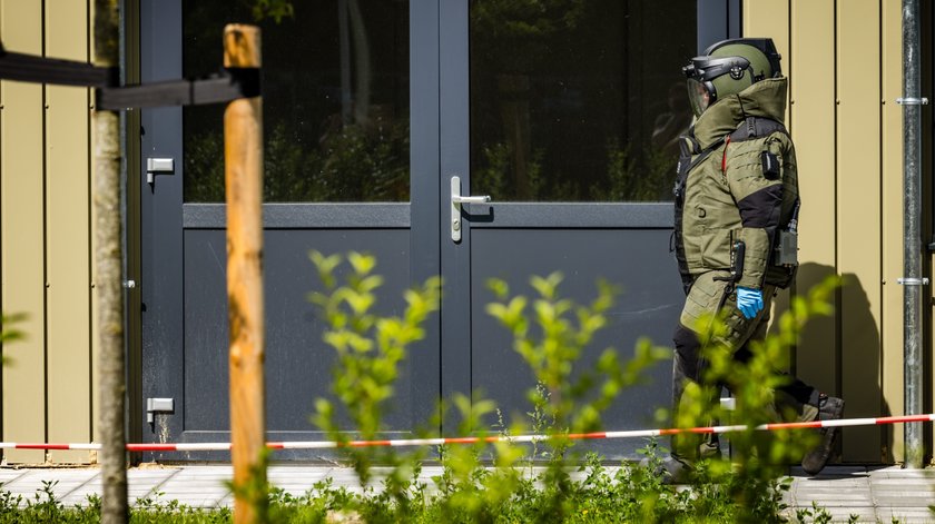 Bouwvakkers treffen vermoedelijk explosieven aan in toekomstig azc in Nuenen