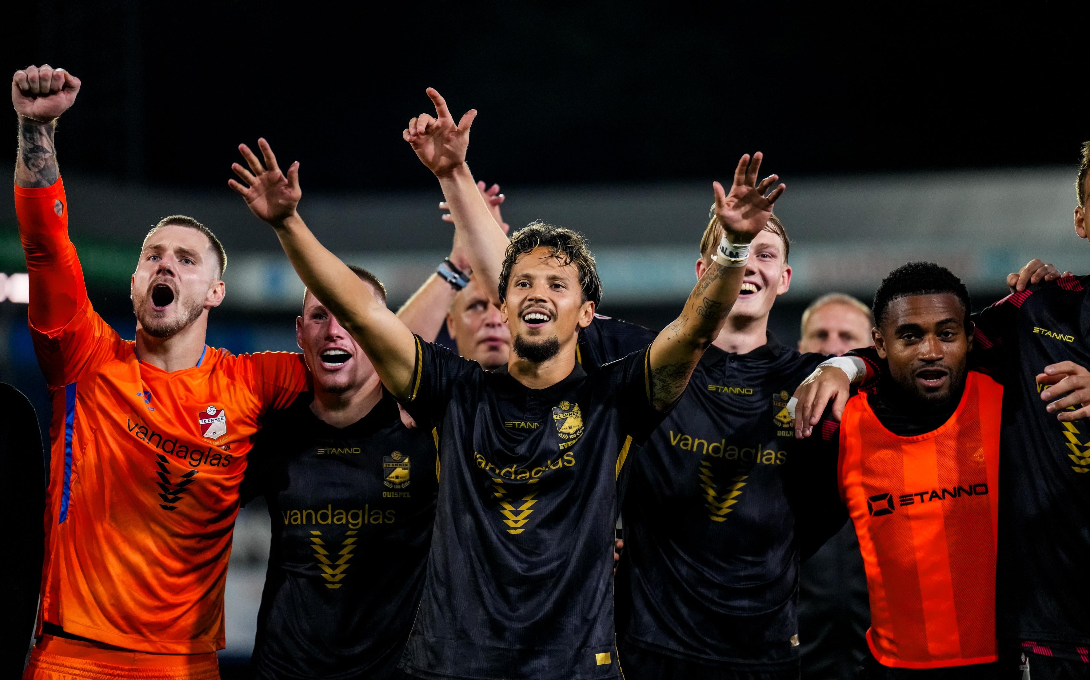 FC Emmen vult vacature rechtsback in met oude bekende. Luca Everink (25) blijft toch in Drenthe