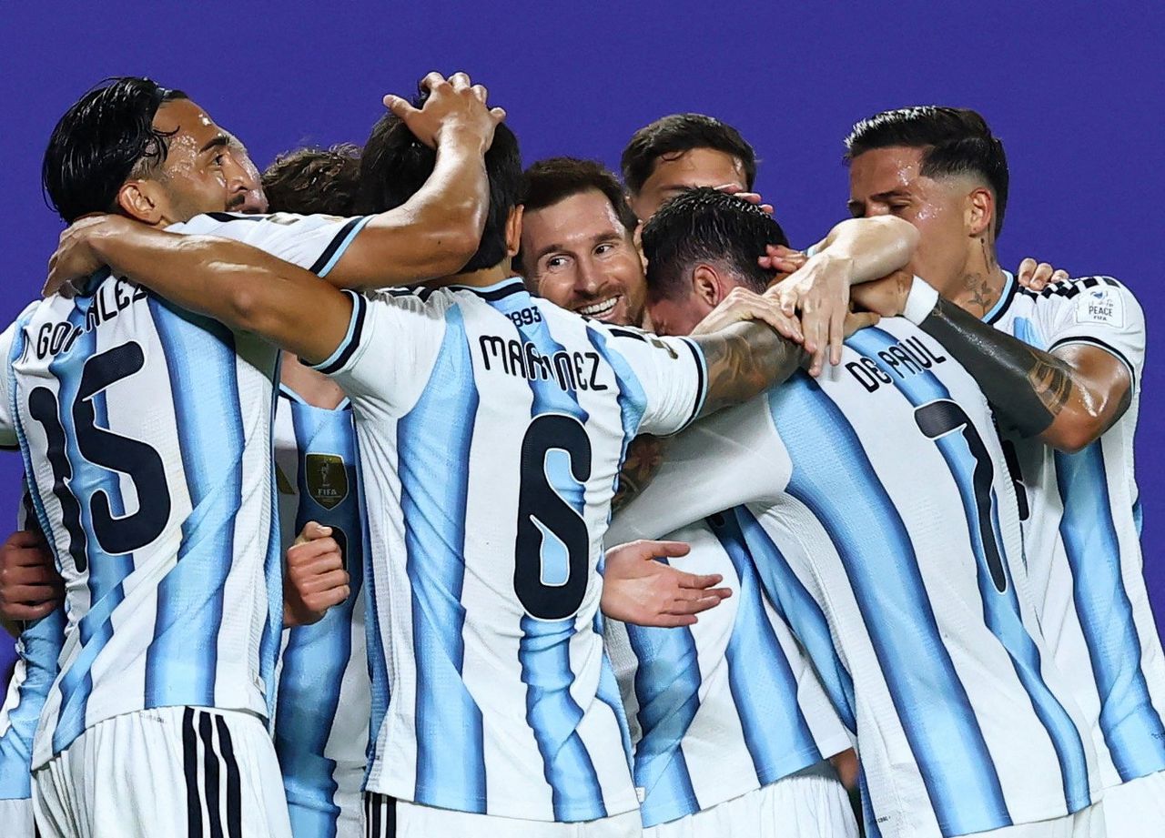 Bij zijn laatste dans heeft Lionel Messi het nog altijd in zich: op een wonderlijke avond in Kansas City wordt hij topscorer aller tijden van het WK