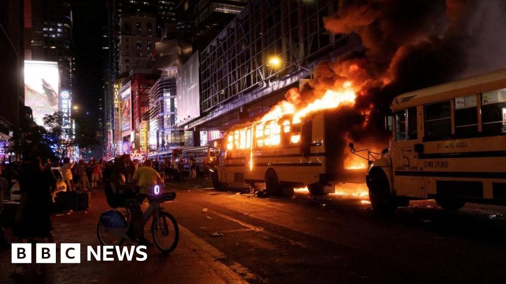 Teen shot and buses torched in Manhattan after Knicks' historic NBA championship win
