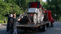 Teenager dies in horse-drawn carriage accident in New York