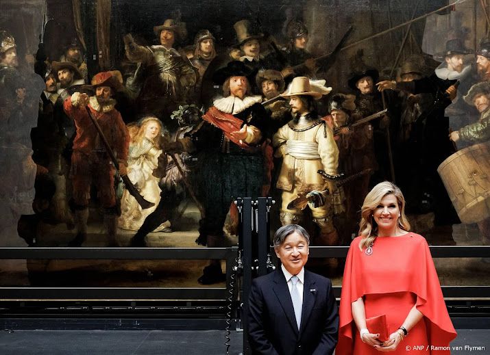 Máxima en Naruhito bewonderen De Nachtwacht in het Rijksmuseum