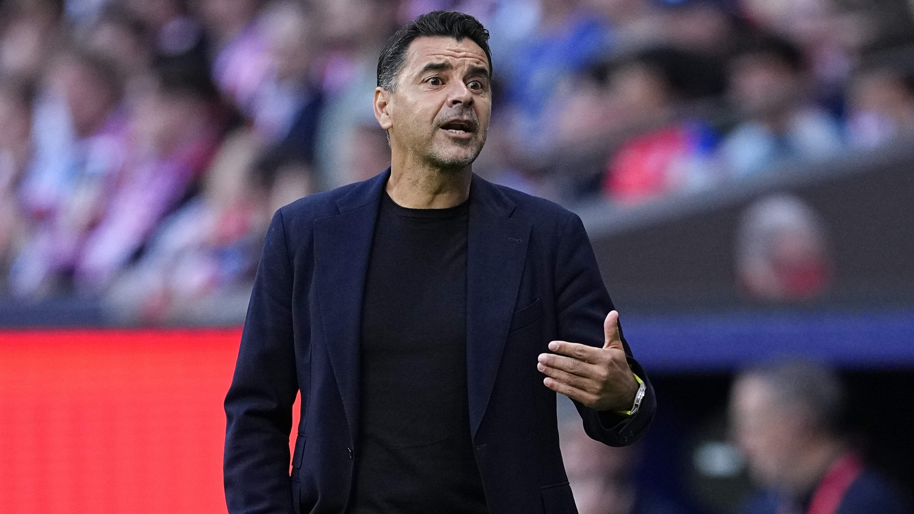 Nieuwe assistent-trainer Ajax verklapt komst op sociale media en kijkt uit naar ’spannend avontuur’ met Michel: ’Grote eer’