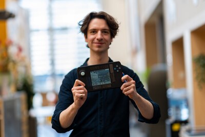 Spelcomputer die oplaadt door jouw bewegingen: kan gamen straks zonder batterijen?