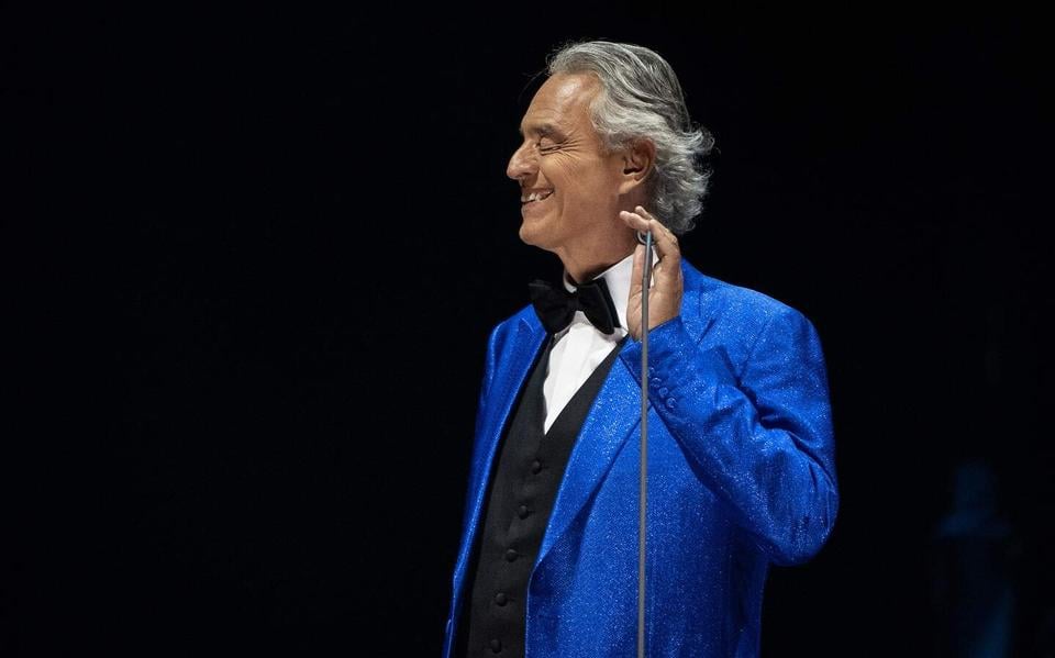 LIVE | Andrea Bocelli en David Guetta lanceren WK-anthem ’DNA’ met Megan Thee Stallion