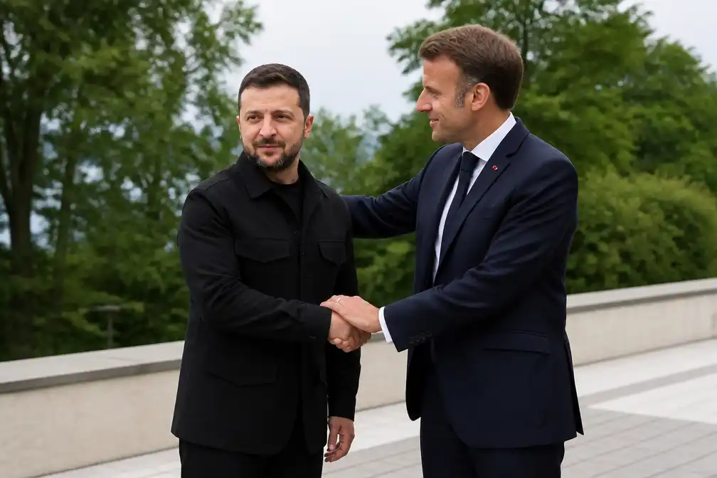 Zelensky aangekomen in Évian voor G7-top, ontmoet Macron