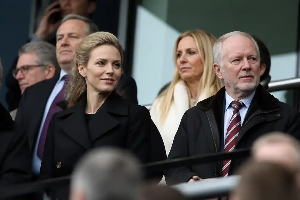 Vanessa Gold verkoopt West Ham-aandeel aan consortium van Amanda Staveley