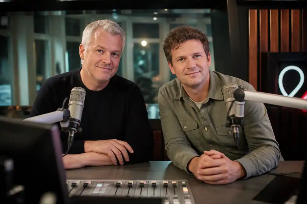 Lippens en De Vries starten maandag met ochtendshow op NPO Radio 2