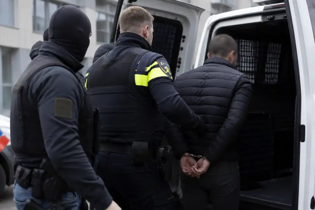 Ontvoeringsarrestaties in Rotterdam; Nederlander vast in Noord-Macedonië voor mensenhandel