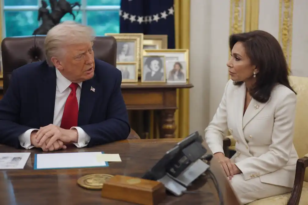Trump bekritiseert Pirro om Reflecting Pool-zaak, maar baan lijkt veilig